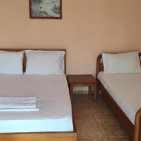 Amalias Room Himare Bagian luar foto